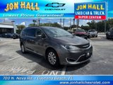 Used 2017 Chrysler Pacifica Touring-L image 1