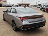 Used 2024 Hyundai Elantra SEL w/ Convenience Package image 3