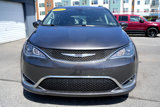 Used 2017 Chrysler Pacifica Touring-L image 2