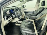Used 2020 Chrysler Pacifica Touring-L image 5