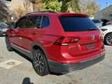 Used 2021 Volkswagen Tiguan SE w/ Panoramic Sunroof Package image 5