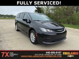 Used 2017 Chrysler Pacifica Touring image 3