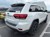 Used 2019 Jeep Grand Cherokee Laredo image 3