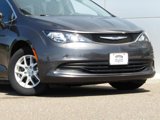 Used 2019 Chrysler Pacifica Touring image 3