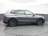 Used 2022 Volkswagen Tiguan SE w/ Panoramic Sunroof Package image 6