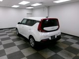 Used 2022 Kia Soul LX image 2
