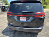 Used 2021 Chrysler Pacifica Touring-L w/ Uconnect Theater Family Group image 5
