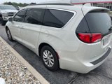 Used 2017 Chrysler Pacifica Touring-L image 4