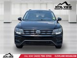 Used 2020 Volkswagen Tiguan SE w/ Panoramic Sunroof Package image 3