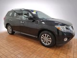 Used 2016 Nissan Pathfinder SV image 2