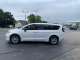 New 2025 Chrysler Pacifica Select image 5