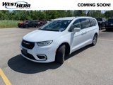 Used 2021 Chrysler Pacifica Touring image 4