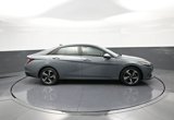 Certified 2022 Hyundai Elantra Limited w/ Preferred Accessory Package image 5