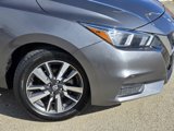 Used 2021 Nissan Versa SV image 3