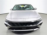 New 2025 Hyundai Elantra SEL image 2