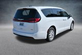Used 2023 Chrysler Pacifica Touring-L image 5