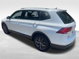 Used 2022 Volkswagen Tiguan SE image 2