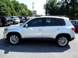 Used 2017 Volkswagen Tiguan Limited w/ Premium Package image 2