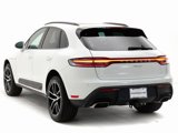 Certified 2023 Porsche Macan image 3