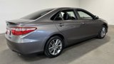 Used 2017 Toyota Camry SE image 3