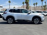 Used 2023 Nissan Rogue SV image 2