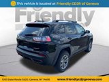 Used 2022 Jeep Cherokee Trailhawk image 5