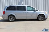 Used 2017 Dodge Grand Caravan SXT image 3