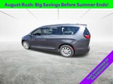 Used 2018 Chrysler Pacifica Touring-L image 4