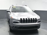 Used 2018 Jeep Cherokee Latitude w/ Altitude Package image 2