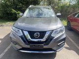 Used 2019 Nissan Rogue SV image 2