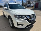 Used 2017 Nissan Rogue SV w/ SV Premium Package image 5