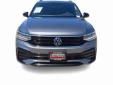 Used 2022 Volkswagen Tiguan SE R-Line image 3