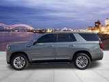 Used 2022 GMC Yukon SLT w/ SLT Luxury Package image 2