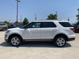 Used 2016 Ford Explorer XLT image 2