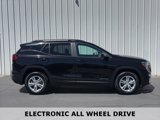 Used 2022 GMC Terrain SLE w/ Driver Convenience Package image 2