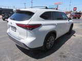 Used 2022 Toyota Highlander Platinum image 5