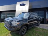 Used 2018 Toyota Tacoma TRD Sport image 3