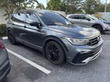 Used 2022 Volkswagen Tiguan SE R-Line image 2