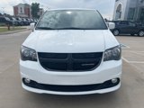 Used 2018 Dodge Grand Caravan SE image 2