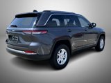 Used 2023 Jeep Grand Cherokee Laredo image 5