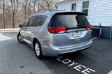 Used 2018 Chrysler Pacifica Touring-L w/ Premium Audio Group image 3