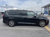 Used 2023 Chrysler Pacifica Limited image 5