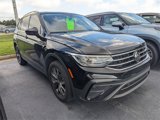 Used 2022 Volkswagen Tiguan SE w/ Panoramic Sunroof Package image 3
