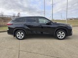 Used 2023 Toyota Highlander L image 4