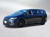 Used 2023 Chrysler Pacifica Touring-L image 3