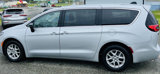 Used 2024 Chrysler Pacifica Touring-L image 3