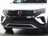 Used 2023 Volkswagen Taos SE w/ Panoramic Sunroof Package image 3