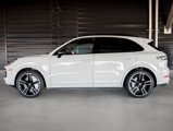 Used 2020 Porsche Cayenne Turbo image 2