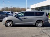 New 2025 Chrysler Pacifica Select image 2