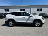 Used 2024 GMC Terrain SLE image 2